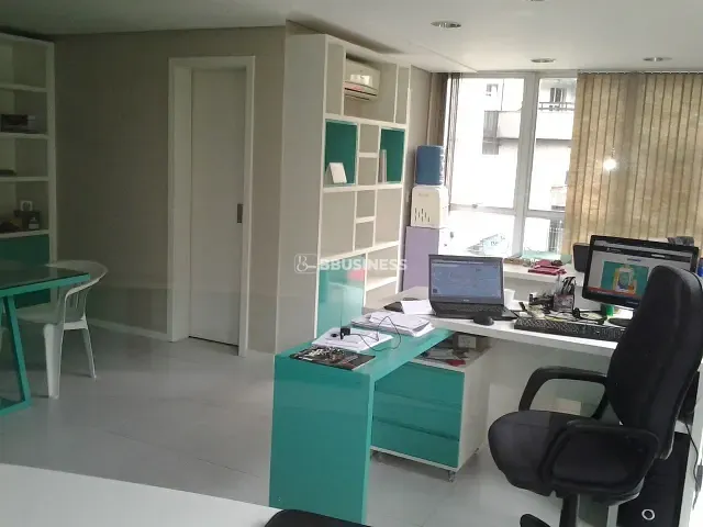 Sala à venda, no bairro Centro em Caxias do Sul