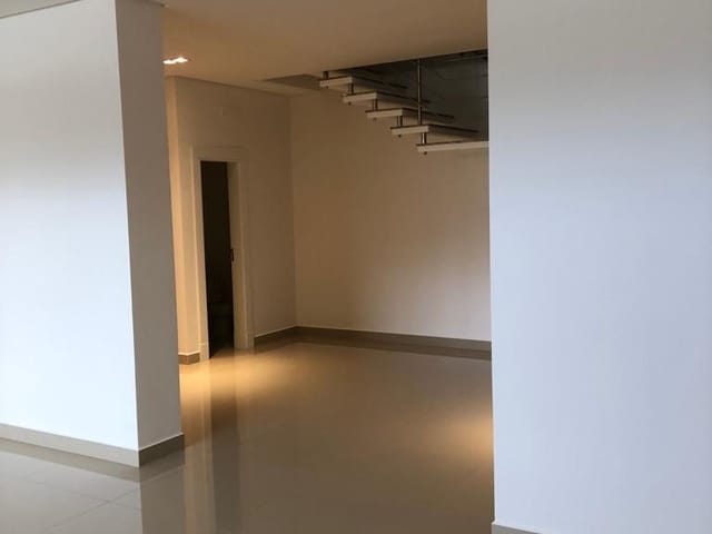 Sala à venda, no bairro Centro em Balneário Camboriú