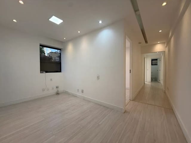Sala à venda, no bairro Vila Clementino	 em São Paulo