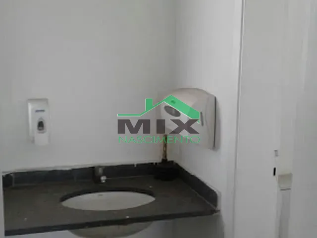 Sala à venda ou para alugar, no bairro Rudge Ramos em São Bernardo do Campo