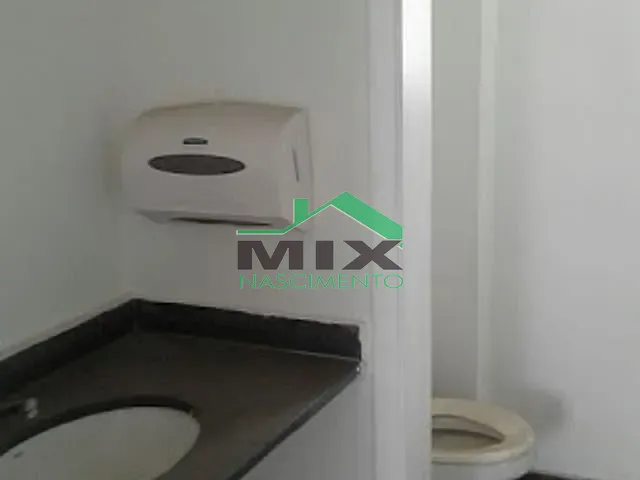 Sala à venda ou para alugar, no bairro Rudge Ramos em São Bernardo do Campo