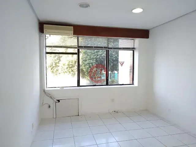 Sala à venda ou para alugar, no bairro Rio Branco em Porto Alegre