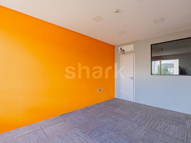 Sala com 31m², à venda, no bairro Tamboré em Santana de Parnaíba