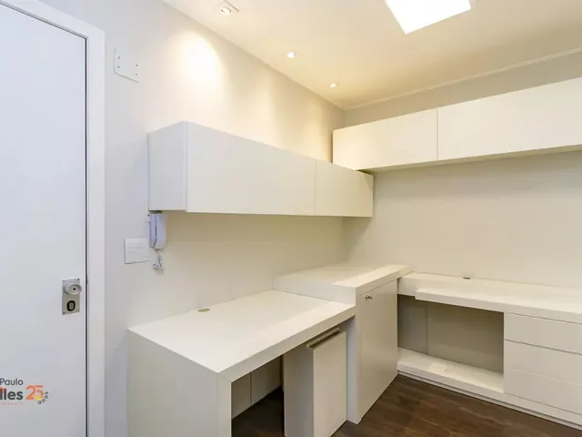 Sala à venda, no bairro Centro em Curitiba