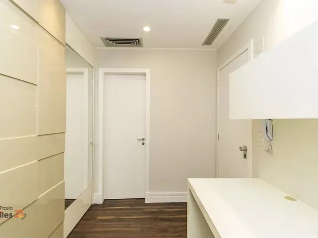 Sala à venda, no bairro Centro em Curitiba