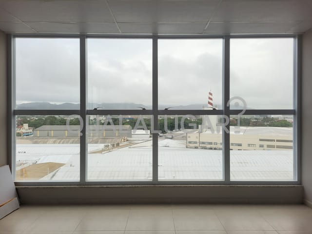 Sala para alugar, no bairro Aeroporto em Tubarão