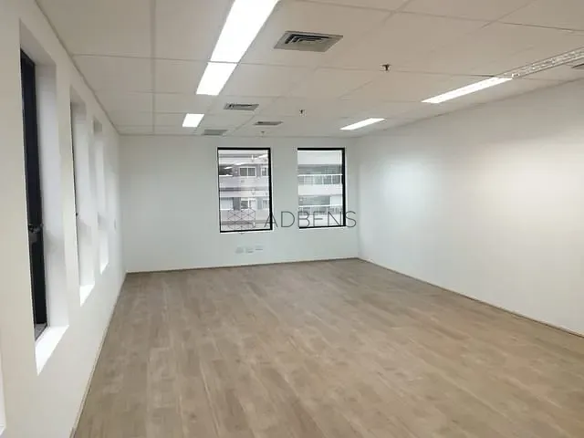 Sala para alugar, no bairro Pinheiros em São Paulo