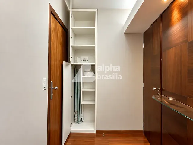 Sala à venda, no bairro Asa Sul em Brasília