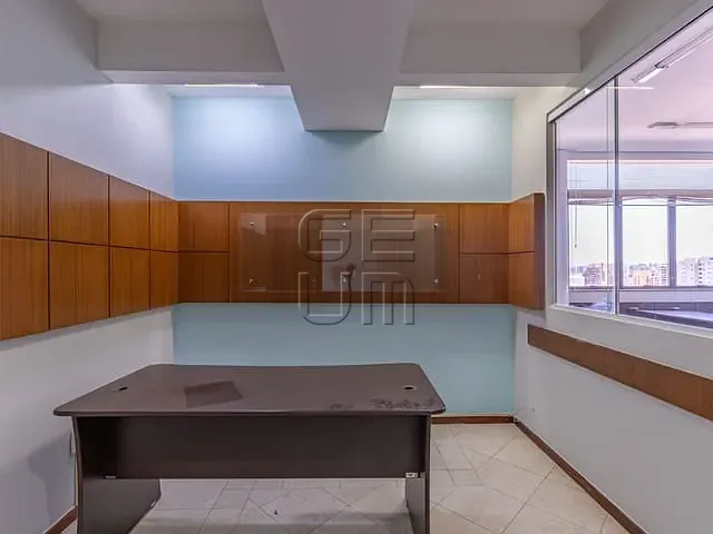 Sala com 147m², à venda, no bairro Centro em Londrina