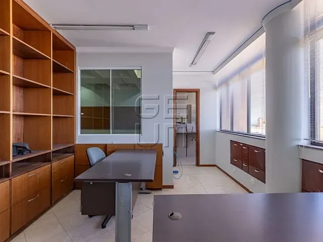 Sala com 147m², à venda, no bairro Centro em Londrina
