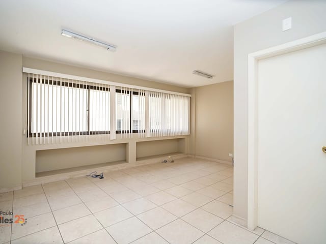 Sala à venda, no bairro Centro em Curitiba