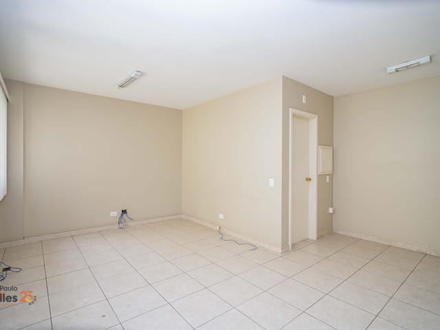 Sala à venda, no bairro Centro em Curitiba