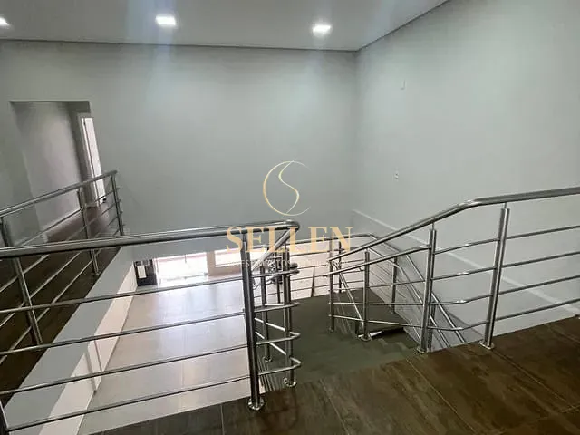 Sala com 200m², para alugar, no bairro Centro em Balneário Camboriú