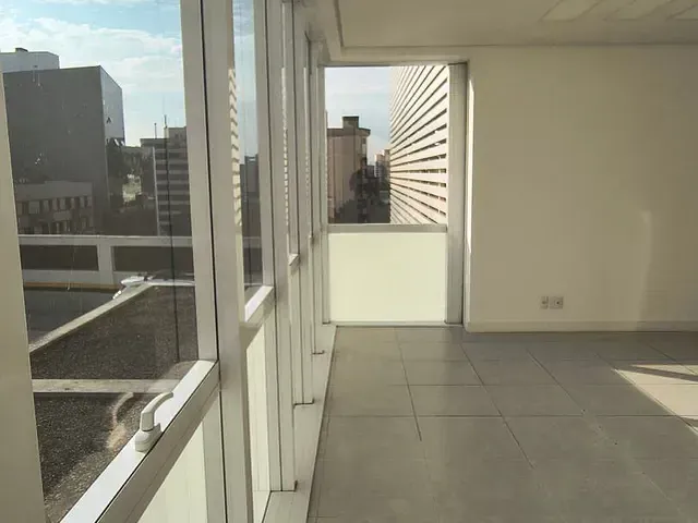 Sala à venda, no bairro Centro em Caxias do Sul