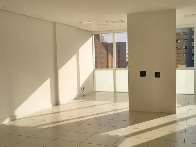 Sala à venda, no bairro Centro em Caxias do Sul