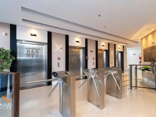 Sala à venda, no bairro Cristo Rei em Curitiba