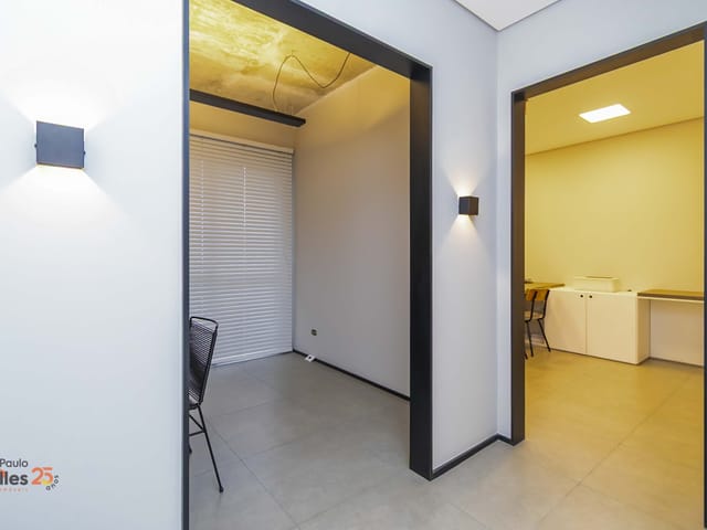 Sala à venda, no bairro Água Verde em Curitiba