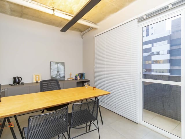 Sala à venda, no bairro Água Verde em Curitiba