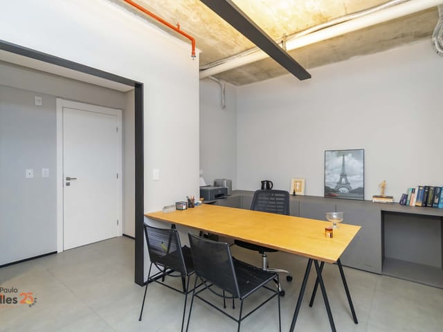 Sala à venda, no bairro Água Verde em Curitiba