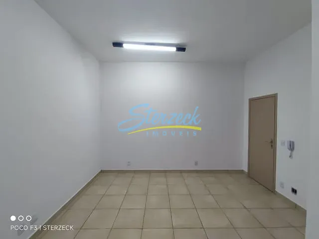 Sala com 34m², para alugar, no bairro Centro em Vinhedo