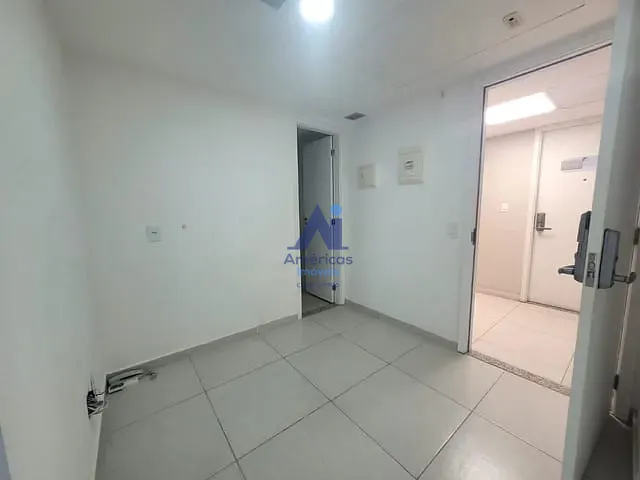 Sala com 23m², à venda, no bairro Recreio dos Bandeirantes em Rio de Janeiro