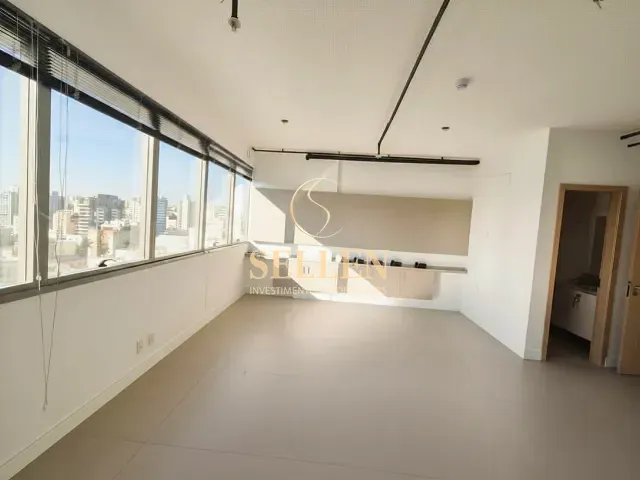 Sala com 70m², para alugar, no bairro Menino Deus em Porto Alegre
