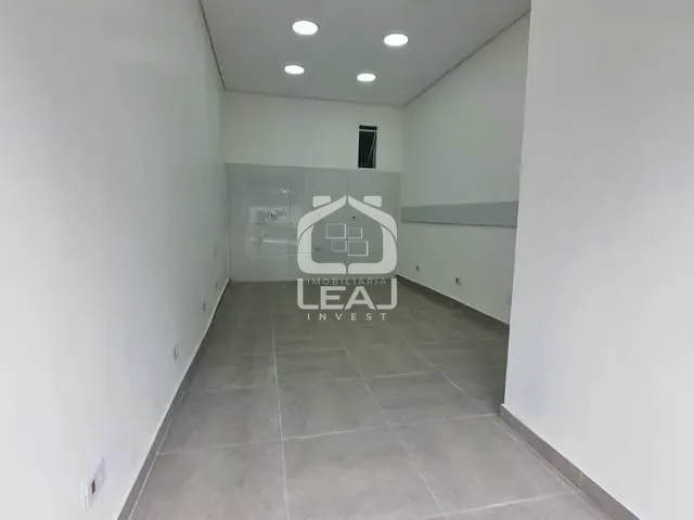 Sala com 21m², para alugar, no bairro Vila das Belezas em São Paulo