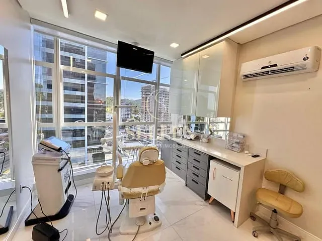 Sala com 50m², para alugar, no bairro Fazendinha em Itajaí