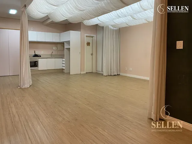 Sala com 112m², para alugar, no bairro Fazenda em Itajaí