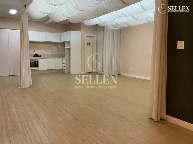 Sala com 112m², para alugar, no bairro Fazenda em Itajaí