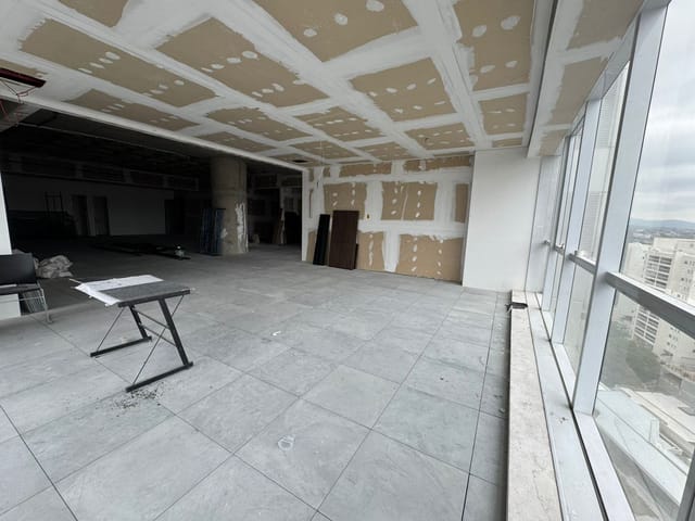 Sala com 332m², para alugar, no bairro Green Valley Alphaville em Barueri