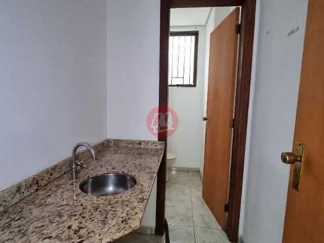 Sala com 30m², para alugar, no bairro Auxiliadora em Porto Alegre