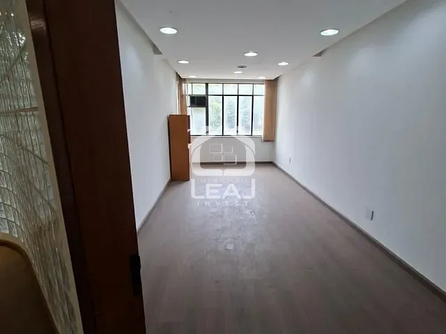 Sala com 65m², para alugar, no bairro Sé em São Paulo