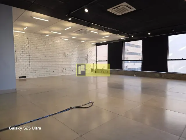 Sala à venda ou para alugar, no bairro Centro em São José do Rio Preto