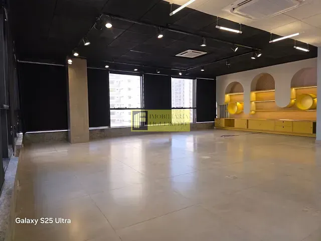 Sala à venda ou para alugar, no bairro Centro em São José do Rio Preto