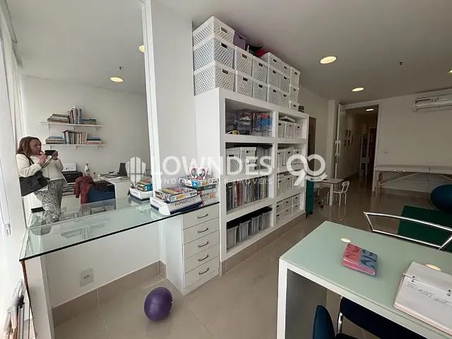 Sala à venda, no bairro Barra da Tijuca em Rio de Janeiro