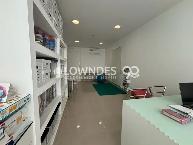 Sala à venda, no bairro Barra da Tijuca em Rio de Janeiro