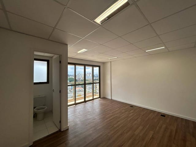 Sala para alugar, no bairro Rudge Ramos em São Bernardo do Campo