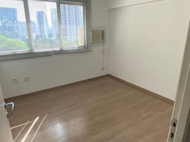 Sala com 92m², para alugar, no bairro Vila Mariana em São Paulo