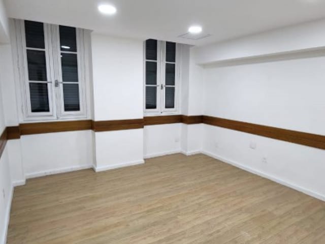 Sala para alugar, no bairro Centro em Petrópolis