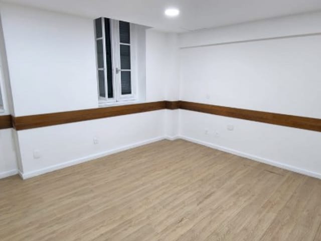 Sala para alugar, no bairro Centro em Petrópolis