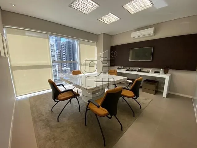 Sala com 235m², à venda, no bairro Gleba Fazenda Palhano em Londrina