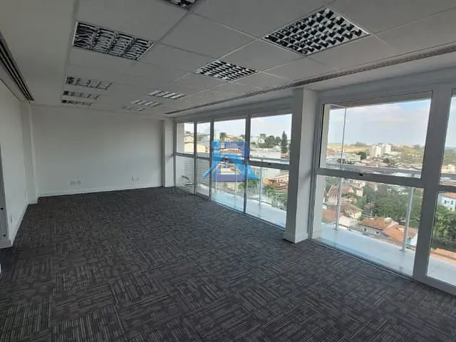 Sala com 156m², à venda ou para alugar, no bairro Centro em Itatiba