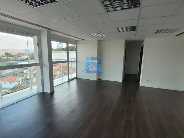 Sala com 156m², à venda ou para alugar, no bairro Centro em Itatiba