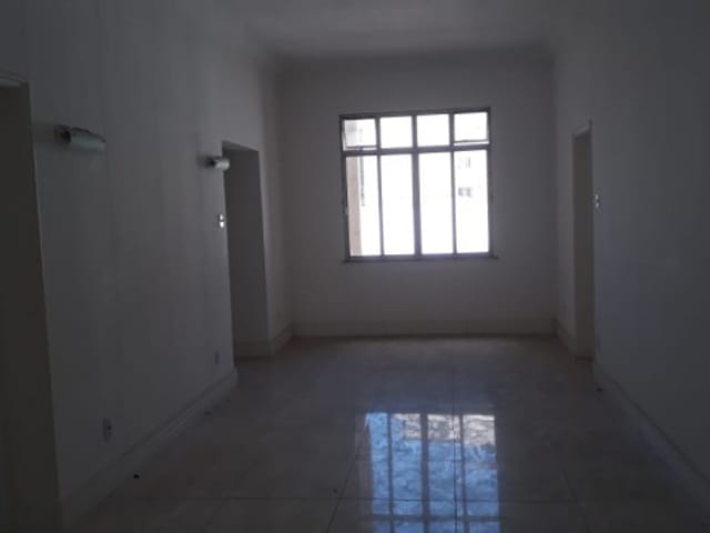 Sala para alugar, no bairro Centro em Petrópolis