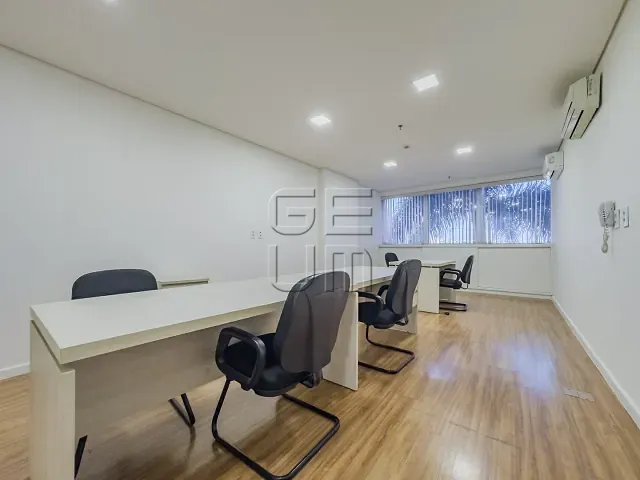 Sala à venda ou para alugar, no bairro Gleba Fazenda Palhano em Londrina