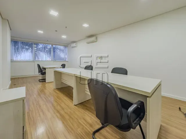 Sala à venda ou para alugar, no bairro Gleba Fazenda Palhano em Londrina