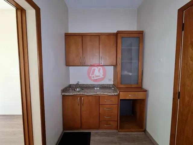 Sala à venda ou para alugar, no bairro Independência em Porto Alegre