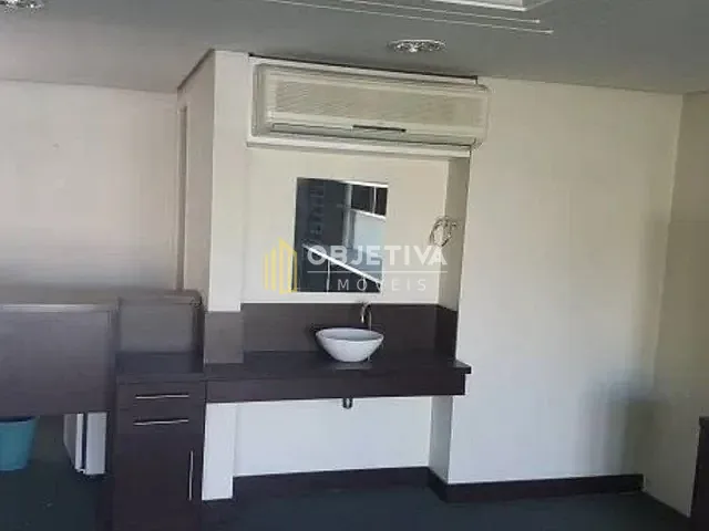 Sala com 42m², à venda, no bairro Rio Branco em Porto Alegre