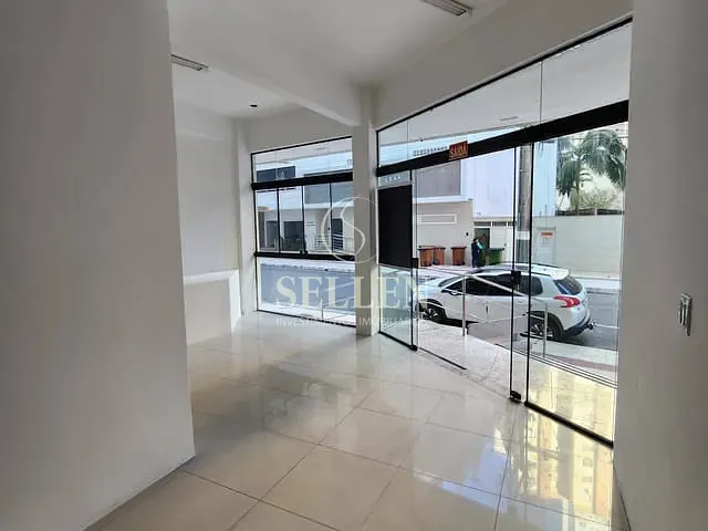 Sala à venda ou para alugar, no bairro Centro em Balneário Camboriú